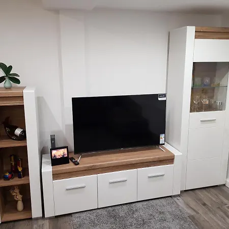 Apartament Traumhaftes Ferienapartment In Nurnberg, Direkt An U-bahn, Stadt. Nacherholungsgebiet, Festplatz, Stadion